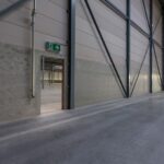 Eficiența termică în hale industriale: soluții moderne de închidere