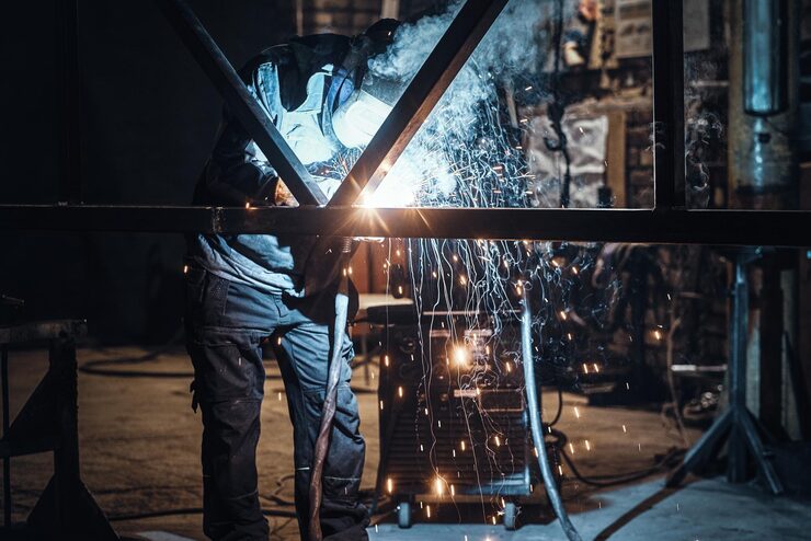 Blog 47 Utilajele esențiale pentru montajul structurilor metalice moderne
